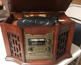 Innovative Technology Multi Media Player  $50.00  12''h x 20''w x 13.5''l  Model no. ITRR-501  #HWW12