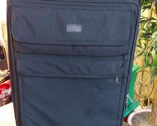 Travel Pro USA Large Black Travel Luggage  $50.00  31” x 21” x 10”  #HWW38