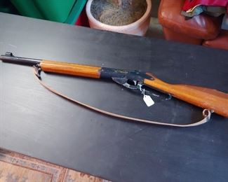 Daisy 99 Champion BB Gun  $100.00  #HWW37