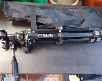 Slik Universal U-212 Tripod with Travel Case  Continued