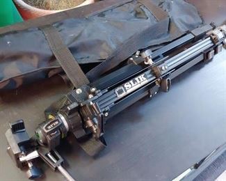 Slik Universal U-212 Tripod with Travel Case  Continued