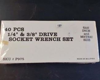 BRAND NEW 40 Piece Socket Wrench Set  $30.00  #HWW68