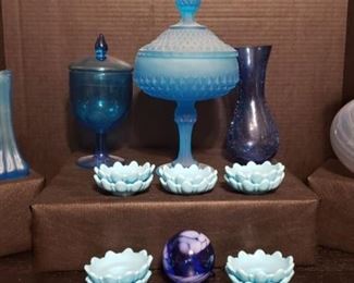 Decorative Blue Glassware https://ctbids.com/#!/description/share/377360