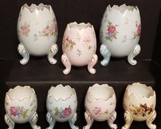 Footed Cracked Egg Trinket Dishes https://ctbids.com/#!/description/share/377359
