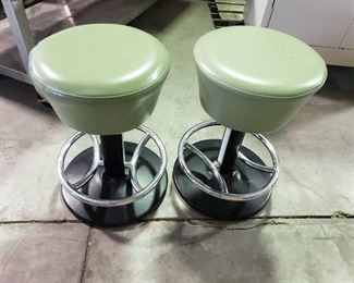 (2) stools