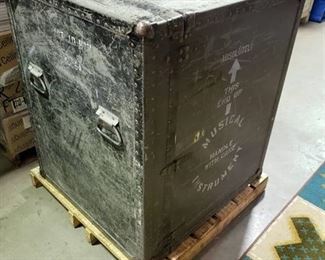 Metal instrument crate