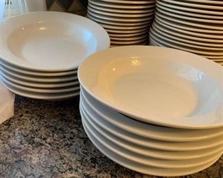 $20- 12 Williams and Sonoma 10" Pasta? bowls 
