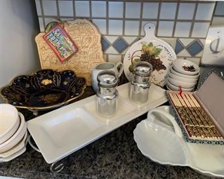 $8- everything you see in this picture! Misc Kitchen items. 