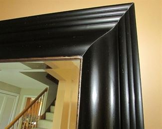 floor mirror detail