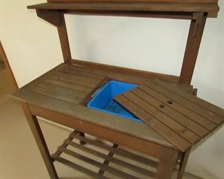Potting table detail
