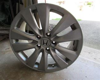 SET OF 4 Honda Accord (2011) factory rims. (Price and details to follow)