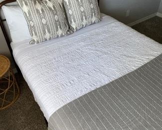 Queen Tubular Metal Frame Bed Complete 43x60x84in HxWxD