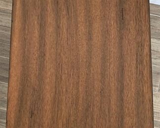 Single Rustic Farmhouse Side/End Table 24.5x18x22in HxWxD