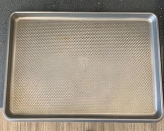 8pc Kitchen Lot Pots/Pans/Baking pans