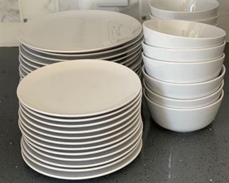 35pc Fargrik Ceramic Dish Set