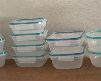 18pc Snapware plastic containers