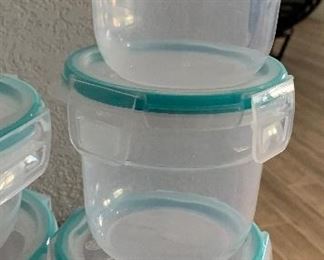 18pc Snapware plastic containers
