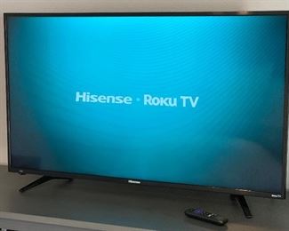 Hisense 43in 4K UHD Smart TV 43RGE HD TV 24x28x8in (width measured at feet) HxWxD