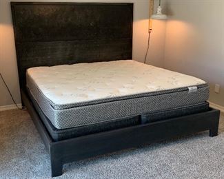 Complete King Bed set Rustic/Industrial Headboard/Frame 66x81x84 bedheight: 27in HxWxD