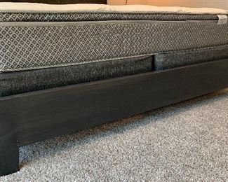 Complete King Bed set Rustic/Industrial Headboard/Frame 66x81x84 bedheight: 27in HxWxD