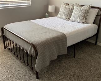 Queen Tubular Metal Frame Bed Complete 43x60x84in HxWxD