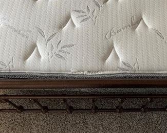 Queen Tubular Metal Frame Bed Complete 43x60x84in HxWxD