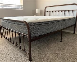 Queen Tubular Metal Frame Bed Complete 43x60x84in HxWxD