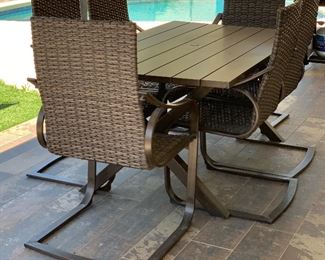 Outdoor Patio Metal Table & 6 Chairs Table: 29.5x39x70in HxWxD
