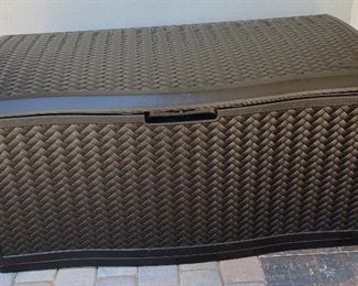 Suncast Resin Weave Deck Box Container 26x52x28in HxWxD