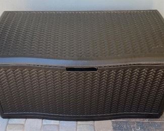 Suncast Resin Weave Deck Box Container 26x52x28in HxWxD