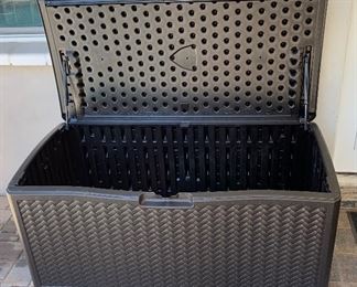 Suncast Resin Weave Deck Box Container 26x52x28in HxWxD