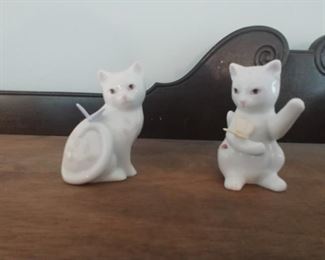 Pair of cats $5
Sold
