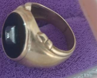 10 karat gold mens ring with diamond chip setin  onyx