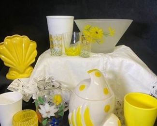 173m Lemon Yellow Glass  Pottery Collectibles