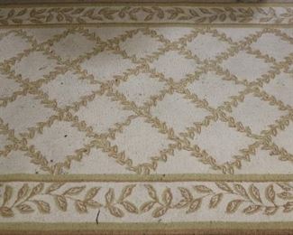 Safavieh hand hooked rug 3'9" x 5'9"