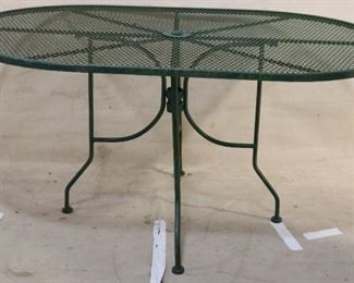 Outdoor metal wire dining table