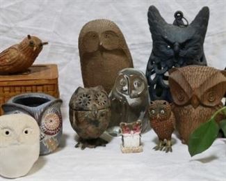 Group of colletible owl figurines
