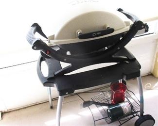 Webber Gas Grill. Lightly used  1 year old