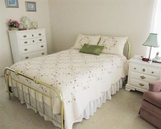 Queen brass bed with new Beauty Rest mattress tightly wrapped with covers...no stains. Chest of drawers & matching nightstand, dresser & mirror