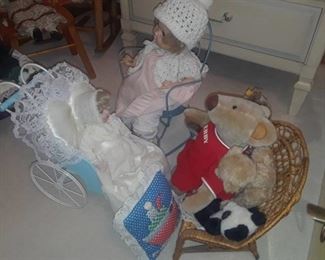 VINTAGE DOLL BENCH WITH STUFFED ANIMALS AND STROLLER WITH SITTING CHAIR AND DOLLS