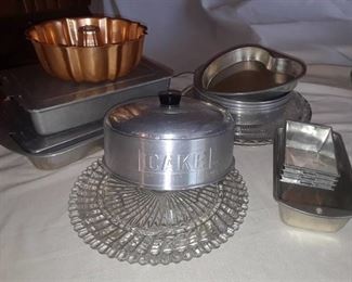 ASSORTED CAKE PANS AND BREAD PANS