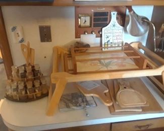 ASSORTED CUTTING BOARDS AND CHEESE BOARDS WITH SPICE RACK