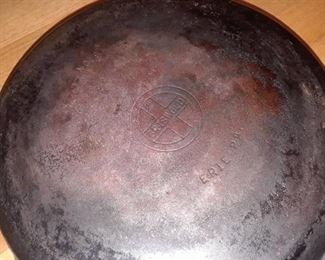 WAGNER 6 AND GRISWOLD 8 WITH ASSORTED CAST IRON SKILLETS