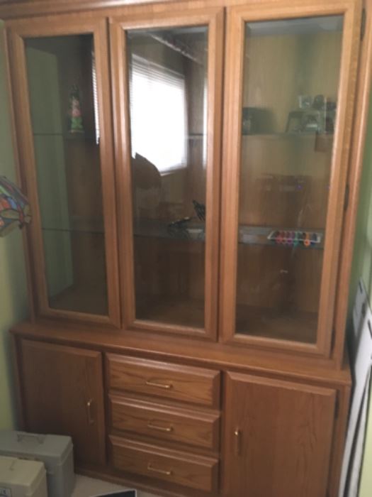 Nice hutch 125. Pick up at 37869 Ronald court cathedral city 