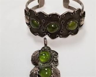 Bracelet weights 45 grams!!!!
Charm weights 14 grams!!!!!