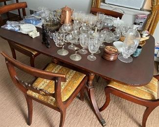 Classic Diningroom table and chairs $425 obo