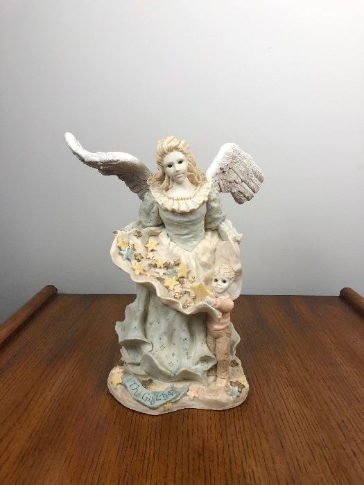 Lot 1: The Angels Collection, “The Gift ‘94”; tallest point 9.5” x widest point 10”. $18