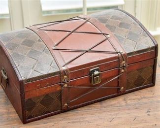 60. Decorative Tabletop Storage Box