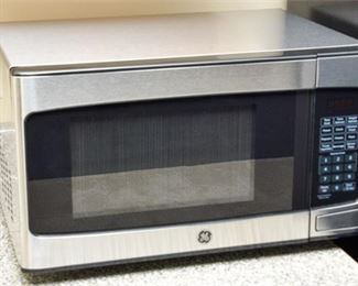 103. General Electric Microwave Oven