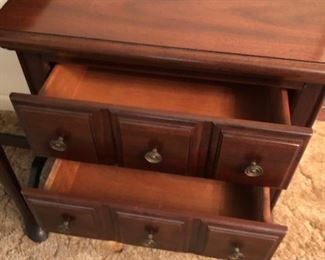 Small 2 drawer end table/nightstand